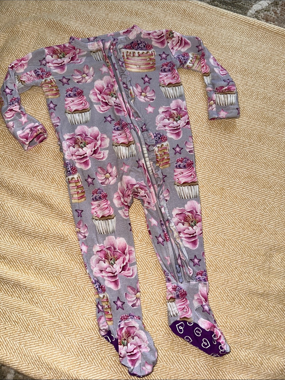 LEV BABY bamboo ruffle footie 0-3m